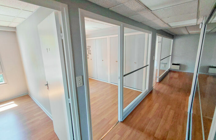 AUBENAS CENTRE - BUREAUX 103m2 — photo 2