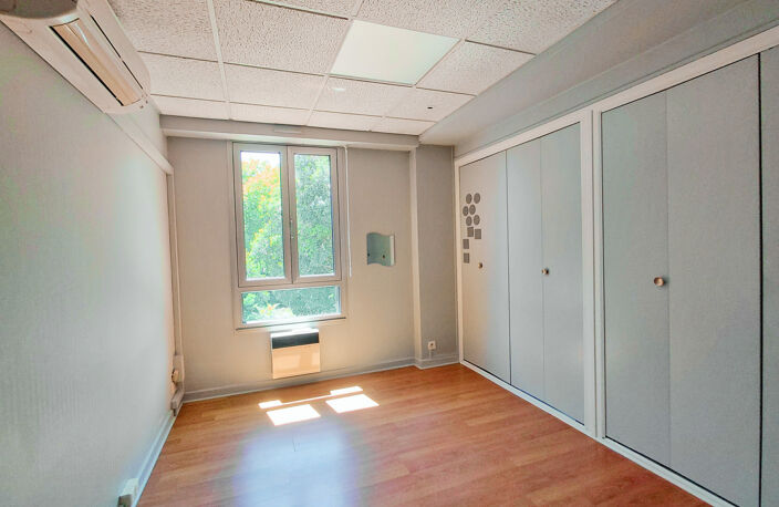 AUBENAS CENTRE - BUREAUX 103m2 — photo 4