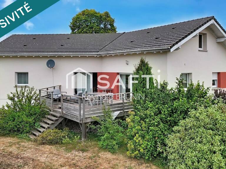 Maison de plain-pied avec vue sur la campagne — photo 1