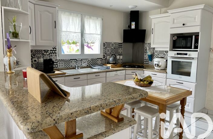 Vente Maison/villa 7 pièces — photo 2