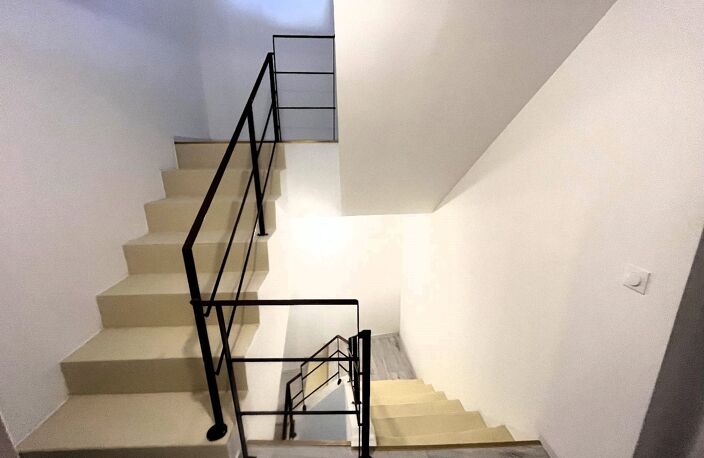Belle maison de caractère de 200m2 avec 5 chambres en parfait état au cur historique de Roujan — photo 4