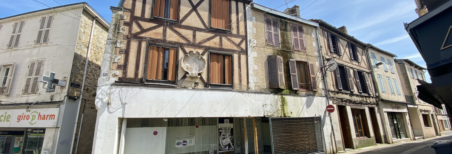 Maison 12 Pièces 273 m² à vendre à Parthenay (79200)
