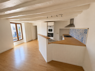 Appartement F3 au 1er étage d'un immeuble en centre village — photo 3