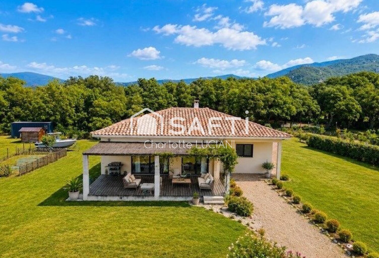 Maison familiale de plain-pied sur 1 926 m² de terrain plat et piscinable — photo 1