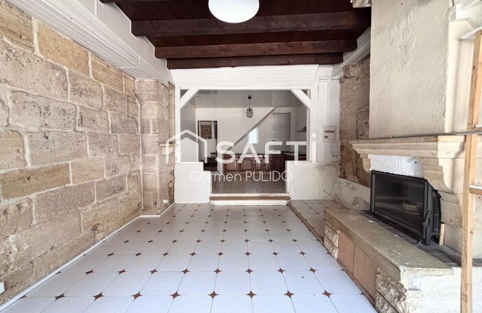 Charmante maison de village en pierre située en plein cœur du bourg de Rauzan. — photo 4