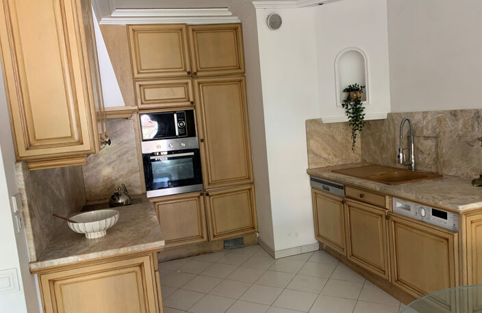 T/3  RUE ROCCA  AVEC TERRASSES 13008 — photo 4