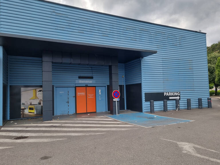 LOCAL COMMERCIAL — photo 1