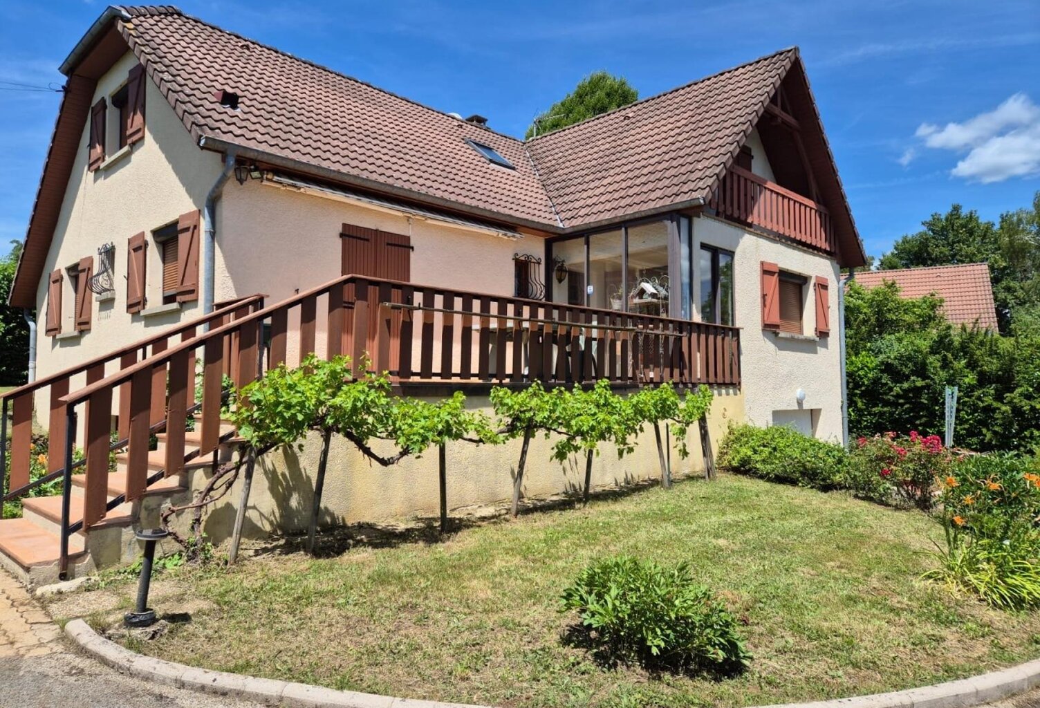 Maison familiale - Terrain 1 563 m² - Besançon Montboucons — photo 1