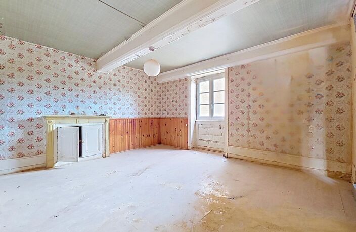 ALIX  Triplex en pierres de 178 m² à aménager-patio cave — photo 5