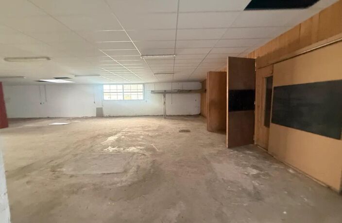 local d'activité 380 m2 pour stockage — photo 3
