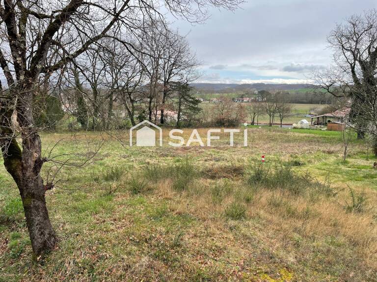 beau terrain plat à bâtir — photo 1