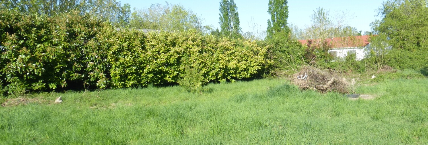 Terrain  1394 m² à vendre à Le Vanneau-Irleau (79270)
