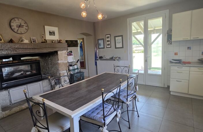Vente Maison traditionnelle 7 pièces — photo 2