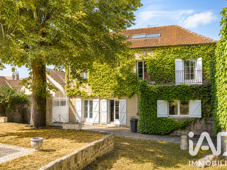 Vente Maison/villa 8 pièces — photo 1
