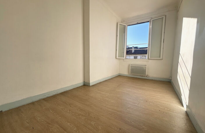 À VENDRE   MARSEILLE 1er   RUE COLBERT — photo 5