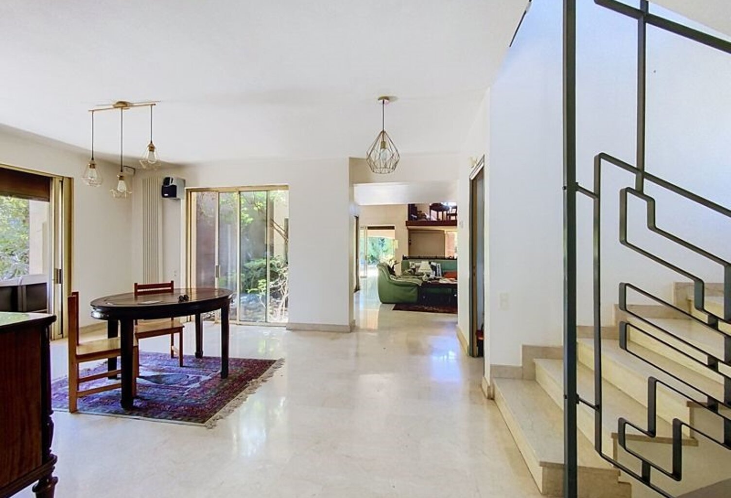 Villa de 6 pièces principales — photo 1
