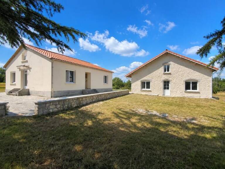Maison en pierre de 6 pièces principales — photo 1