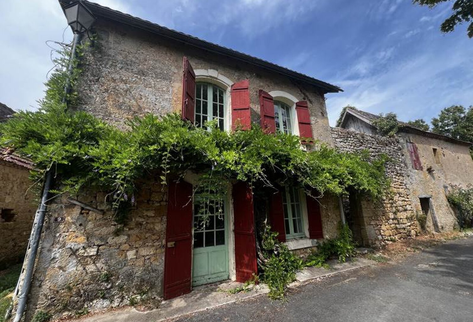 Maison en pierre de 4 pièces principales — photo 1