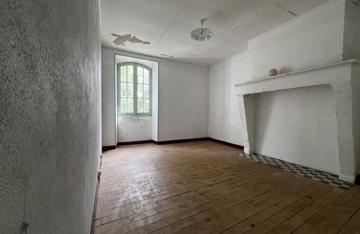 Maison en pierre de 4 pièces principales — photo 2