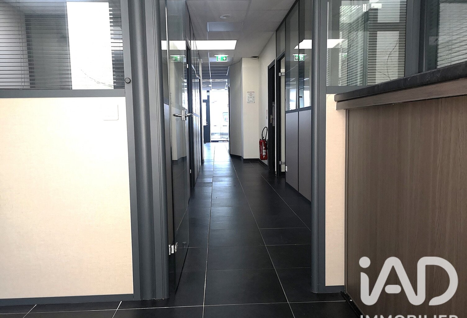 Vente Boutique/Local commercial 98 m&sup2; — photo 1