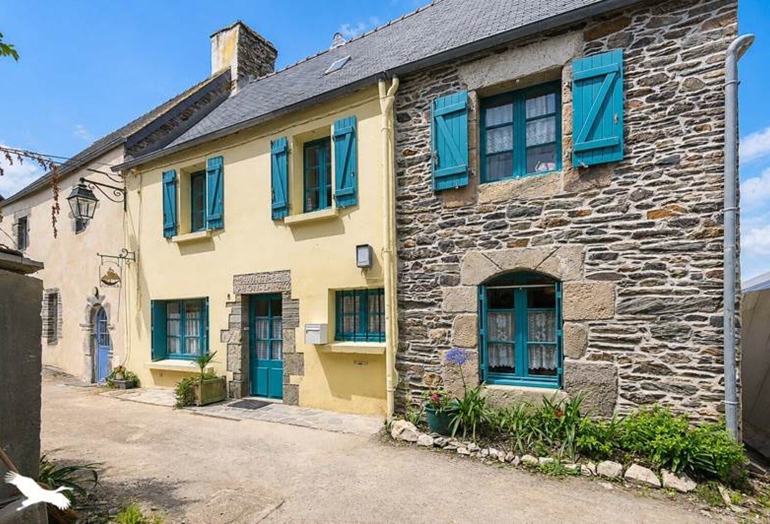 Maison en pierre de 6 pièces principales — photo 1