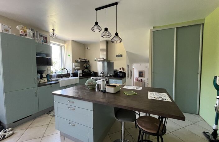 Maison en pierre de 8 pièces principales — photo 2
