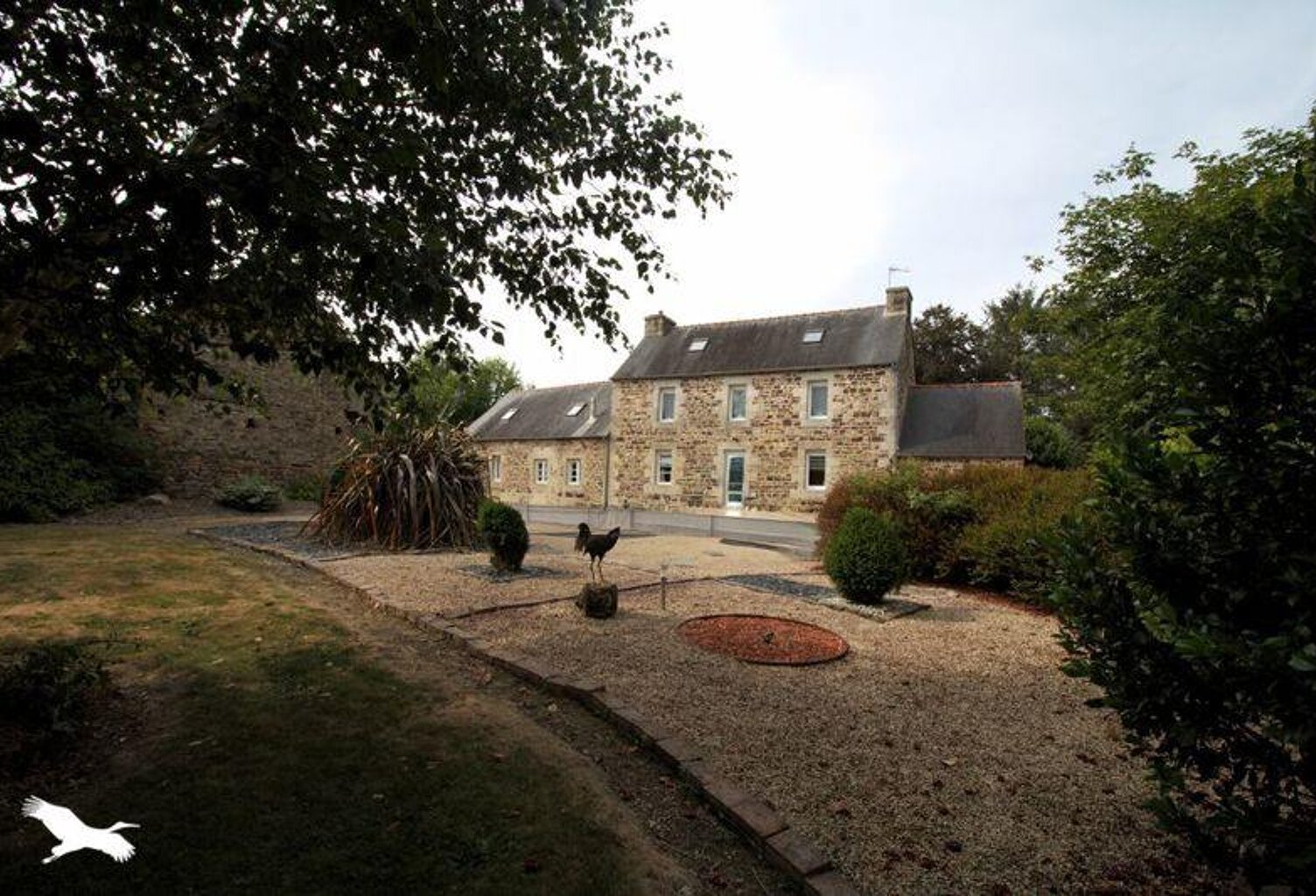 Maison en pierre de 6 pièces principales — photo 1