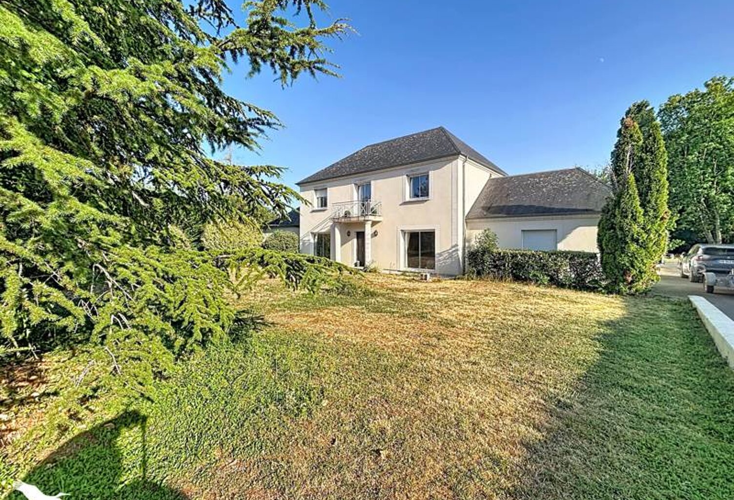 Vente maison 8 pièces 218 m² Mehun-sur-Yèvre (18500) — photo 1