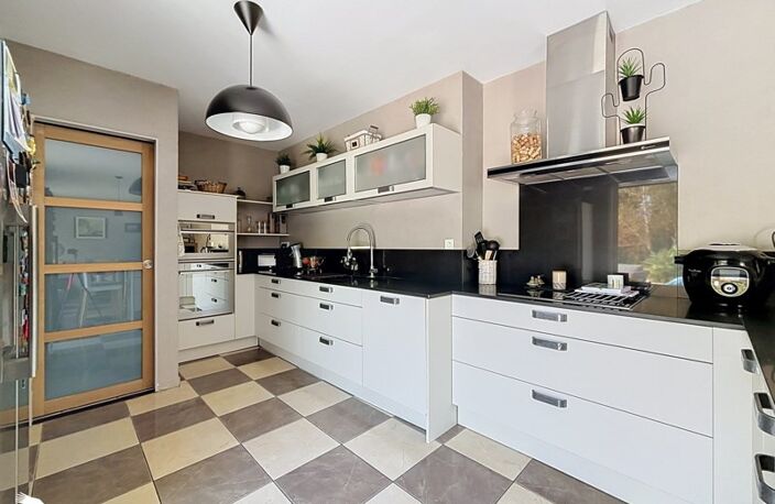Vente maison 8 pièces 218 m² Mehun-sur-Yèvre (18500) — photo 3