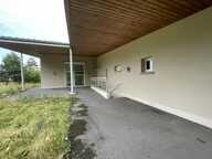 Bâtiment de bureaux avec parkings — photo 4