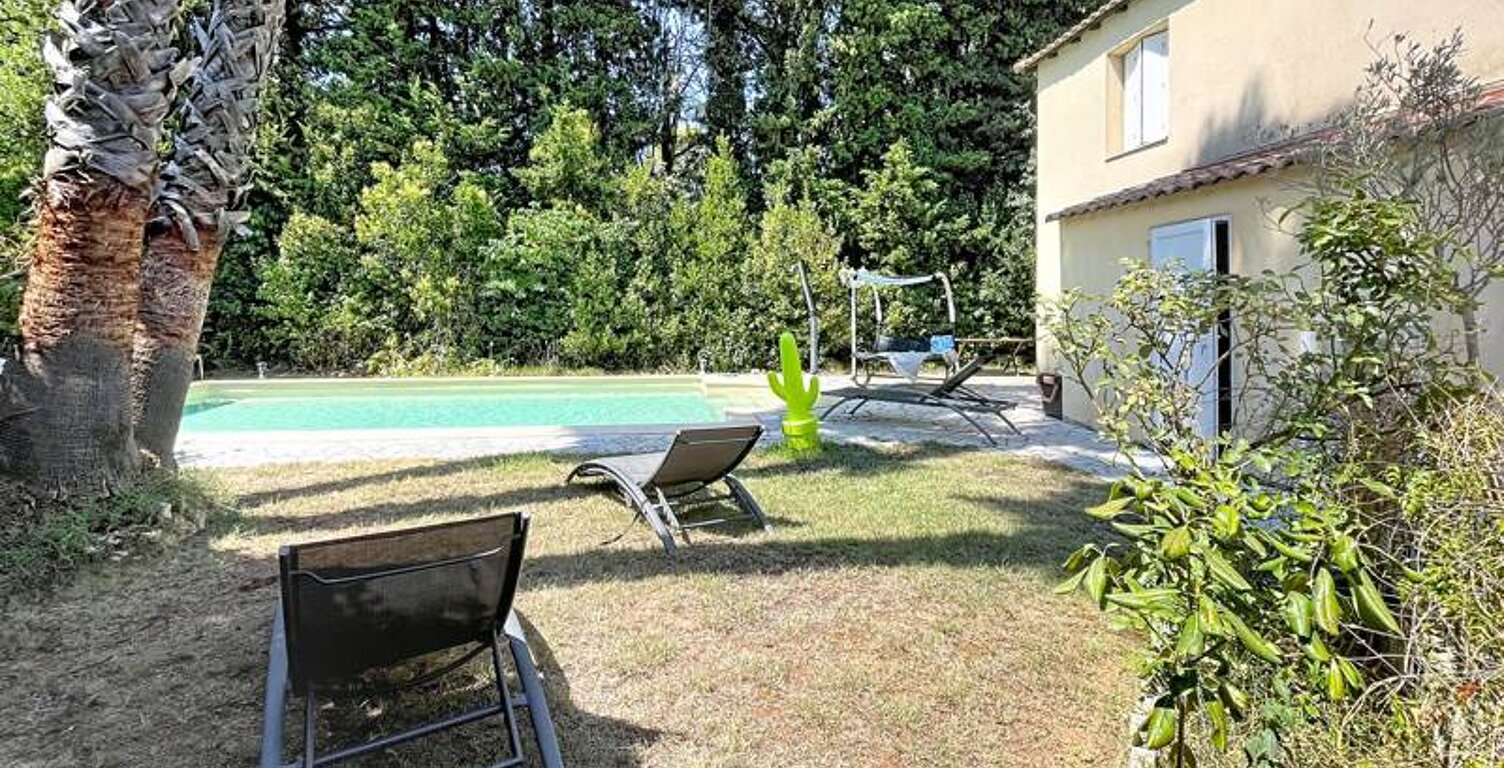 Villa de 5 pièces principales — photo 1