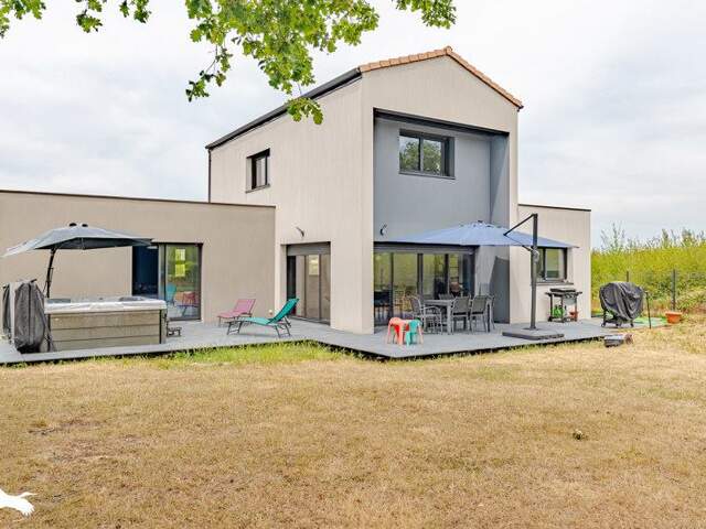 Contemporaine de 5 pièces principales — photo du bien