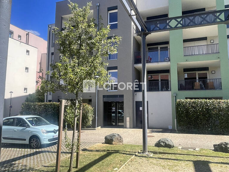 Appartement Saint Etienne 2 pièces + parking couvert, LOCATAIRE EN PLACE- POUR INVESTISSEUR — photo 1