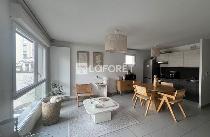 Appartement Saint Etienne 2 pièces + parking couvert, LOCATAIRE EN PLACE- POUR INVESTISSEUR — photo 2