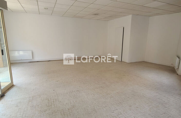 A LOUER - CHATILLON D'AZERGUES - LOCAL COMMERCIAL 45 M² — photo 4