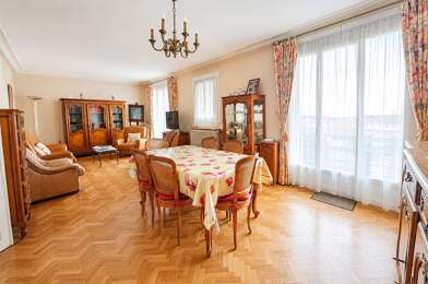 Appartement 7 pièces 222600 €