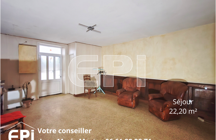 Maison de bourg à rénover comprenant: séjour, cuisine, salle — photo 3