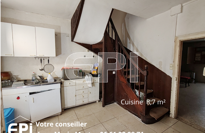Maison de bourg à rénover comprenant: séjour, cuisine, salle — photo 4