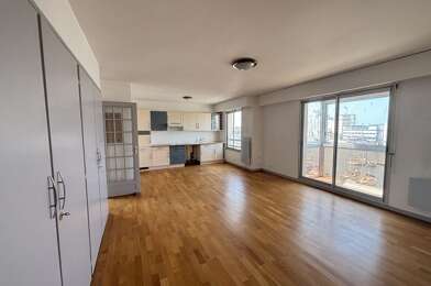 Appartement 3 pièces 810 €
