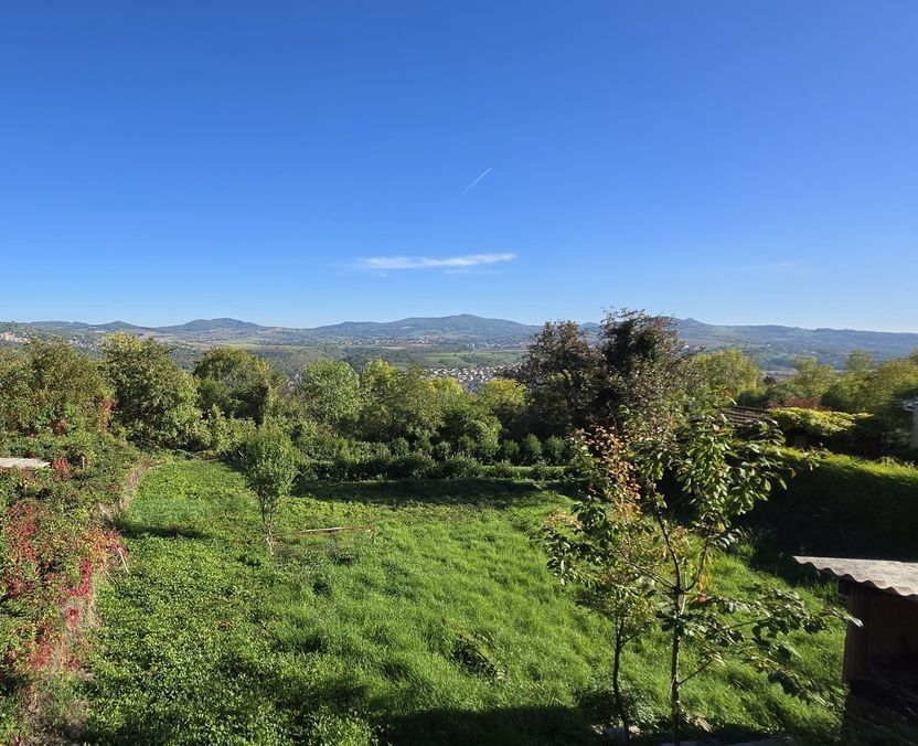 Terrain à bâtir de 575 m² à CORENT (63)