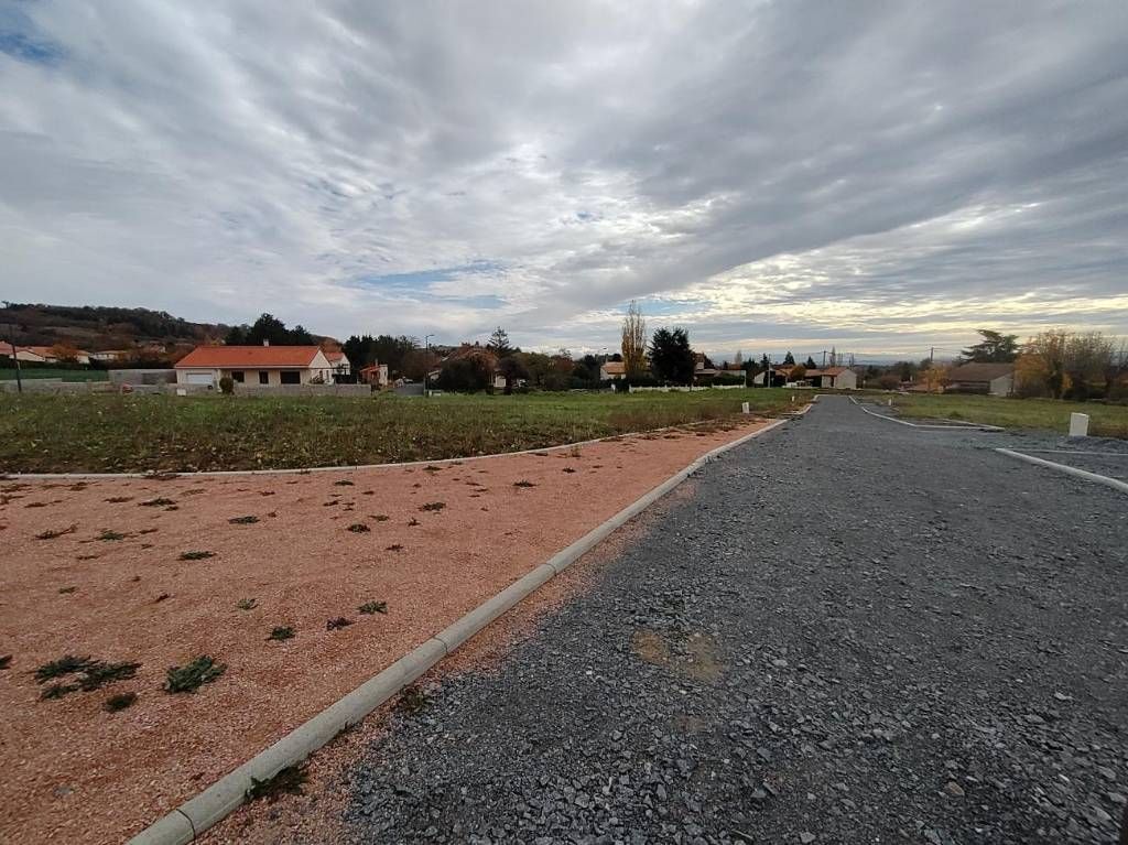 Terrain à bâtir de 554 m² à ARTONNE (63)