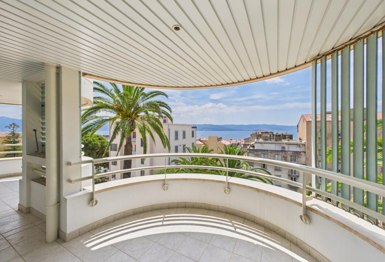 A VENDRE F4 DE STANDING- RES L'ARAUCARIA - AJACCIO — photo 1