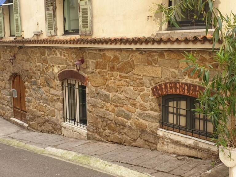 LOCAL COMMERCIAL RUE DES 3 MARIES AJACCIO — photo 1