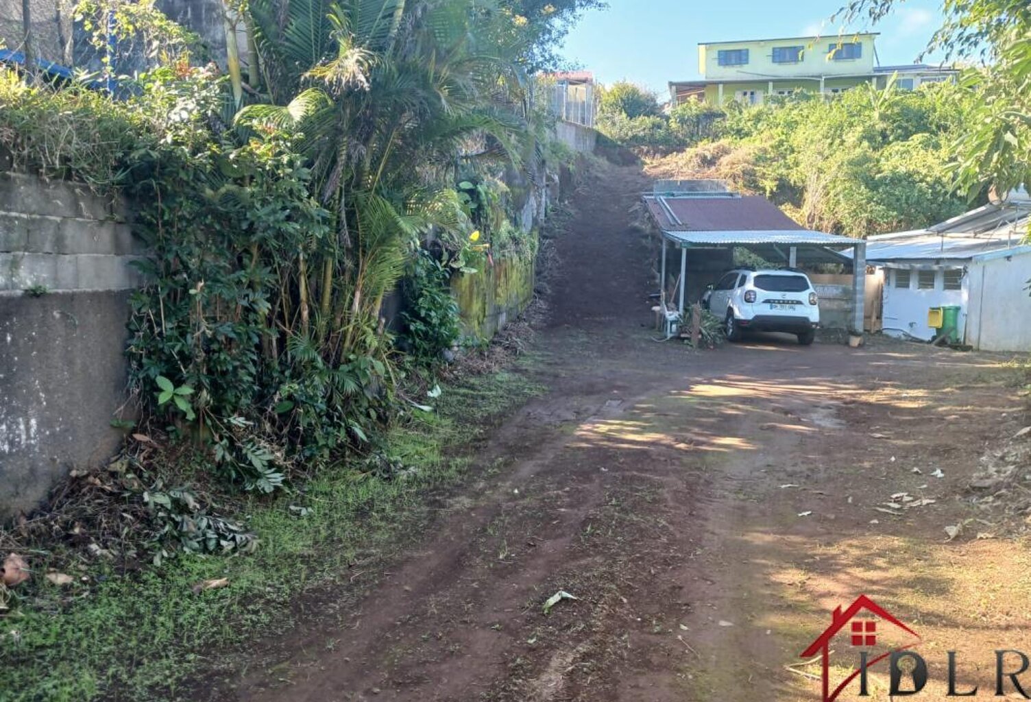 En EXCLUSIVITÉ : Terrain constructible de 1 333 m2 avec vue — photo 1