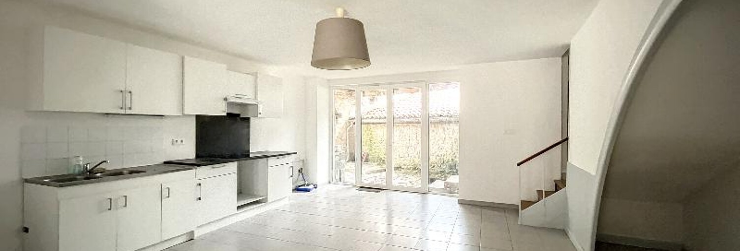 Maison 5 Pièces 135 m² à louer à Anglade (33390)