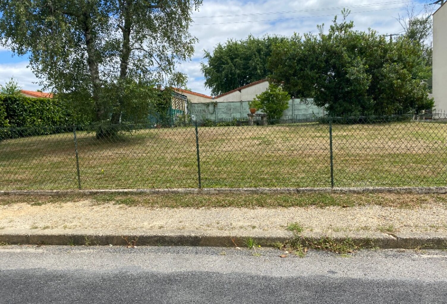 Terrain à bâtir à Artigues-près-Bordeaux (33370) — photo 1