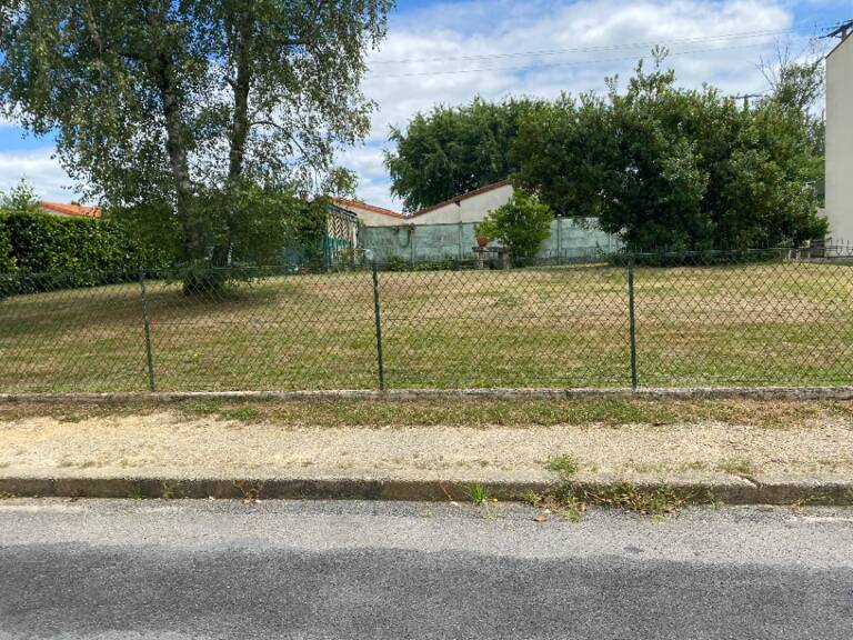 Terrain à bâtir à Artigues-près-Bordeaux (33370) — photo 1