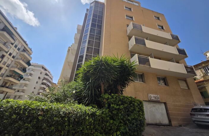 ? OPPORTUNITÉ RARE À NICE – STUDIO IDÉAL INVESTISSEMENT OU PREMI — photo 2