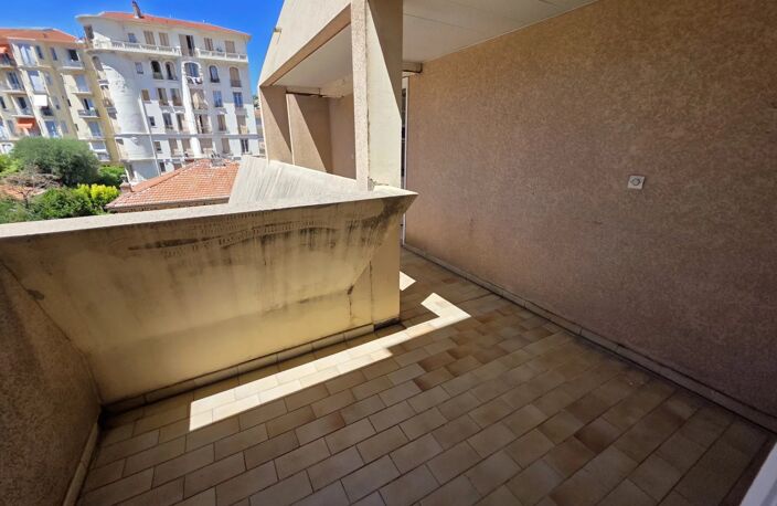 ? OPPORTUNITÉ RARE À NICE – STUDIO IDÉAL INVESTISSEMENT OU PREMI — photo 3