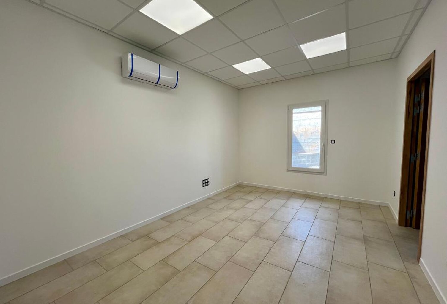 Bureau dans Pôle Santé - Penta di Casinca — photo 1